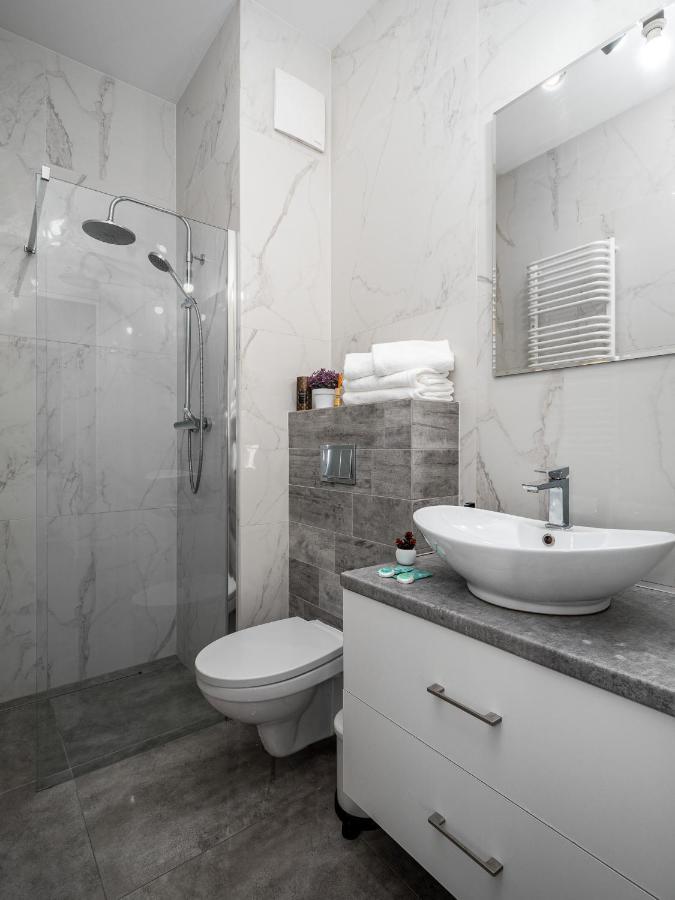 Prymasa Street Apartament Appartamento Varsavia Esterno foto